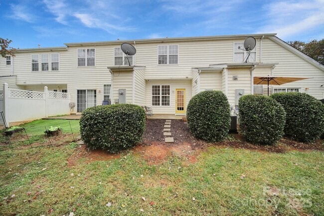 Building Photo - 5037 Sunset Ridge Ct