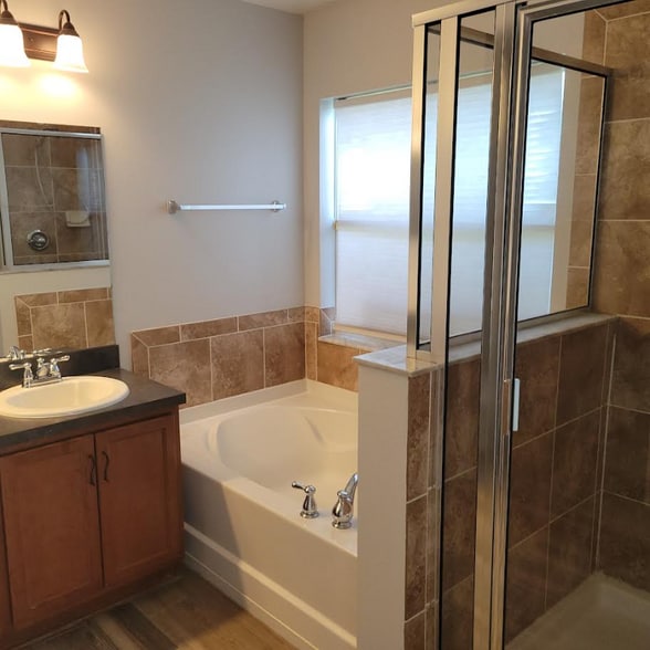 Building Photo - 5057 Gandross Ln