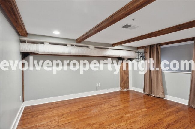 Building Photo - Downtown Living at Its Finest – Spacious 2...