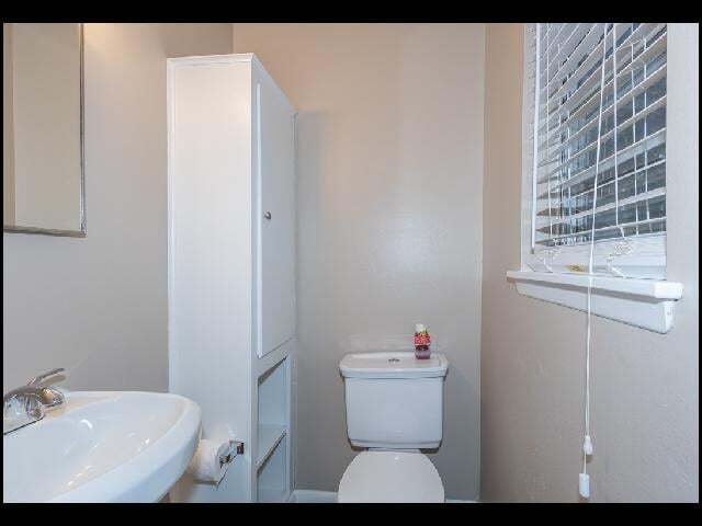 Building Photo - 4716 Buckingham Pl