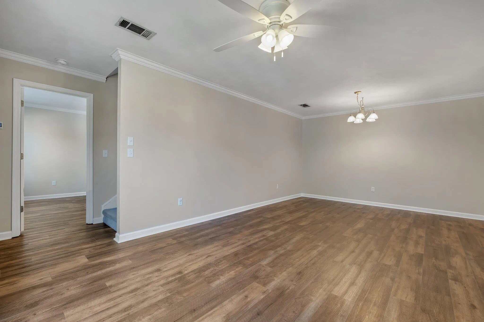 Building Photo - 550 Teal Ln