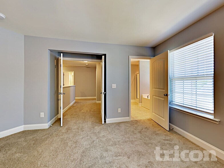 Building Photo - 163 Green Willow Dr