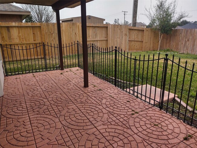 Building Photo - 32227 Willow Creek Park