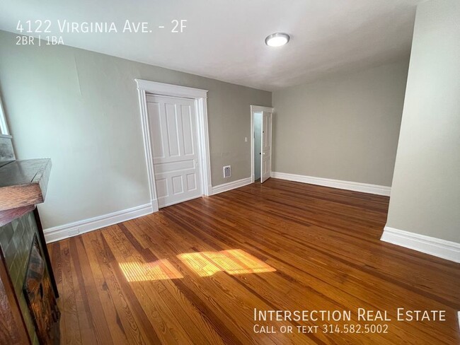 Building Photo - Gorgeous 2 Bedroom with Large Screened in ...