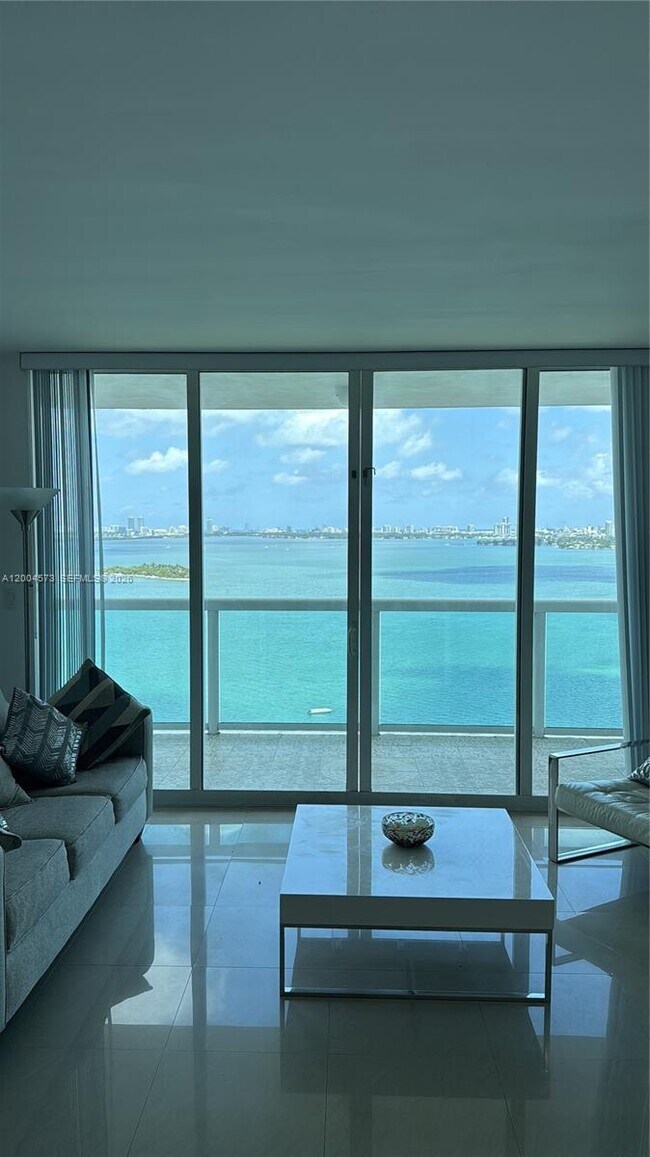 Building Photo - 1800 N Bayshore Dr