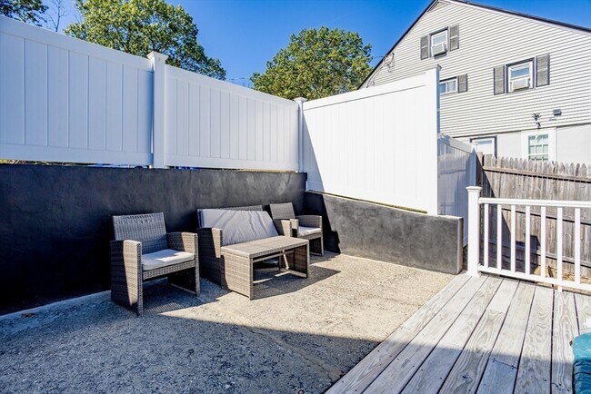 Building Photo - 46 Viscoloid Ave