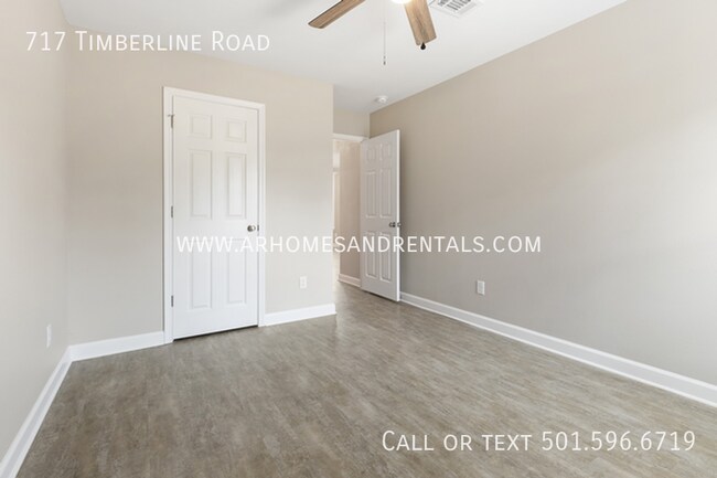 Building Photo - 717 Timberline Rd