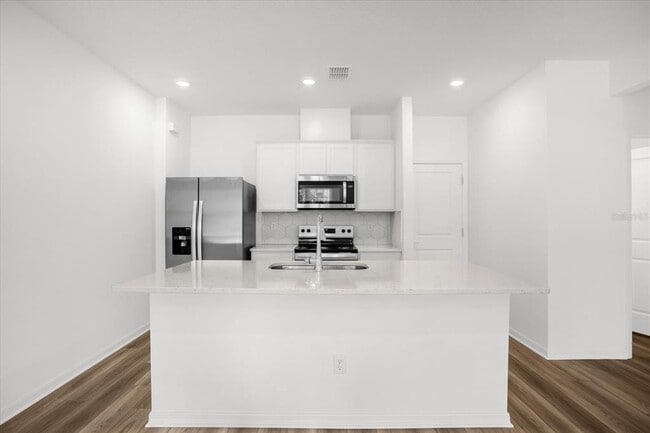 Building Photo - 11312 Blue Bay Dr