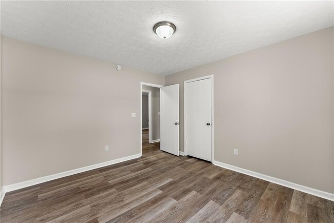 Building Photo - 175 Cedar Ridge Dr