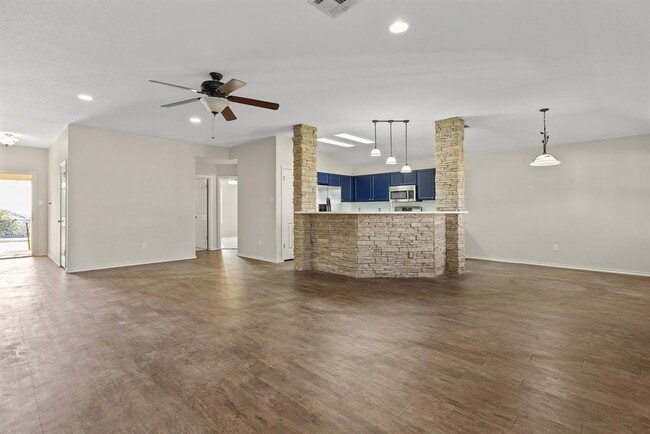 Building Photo - 3812 Eagles Nest St