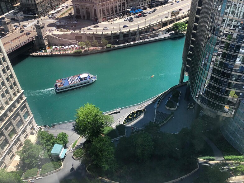 Building Photo - 405 N Wabash Ave