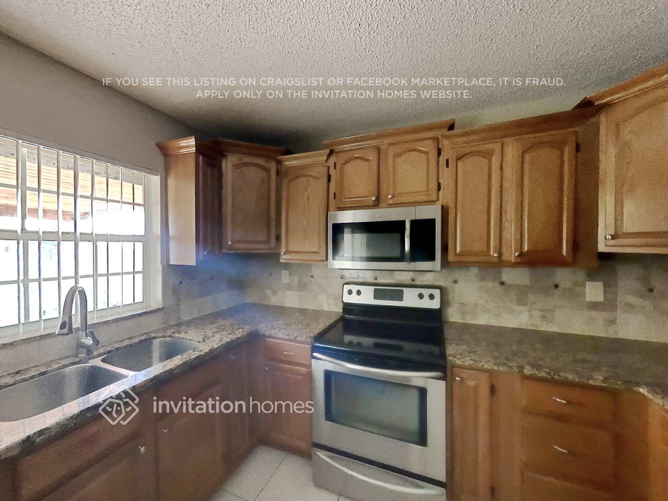 Building Photo - 14233 SW 103rd Terrace