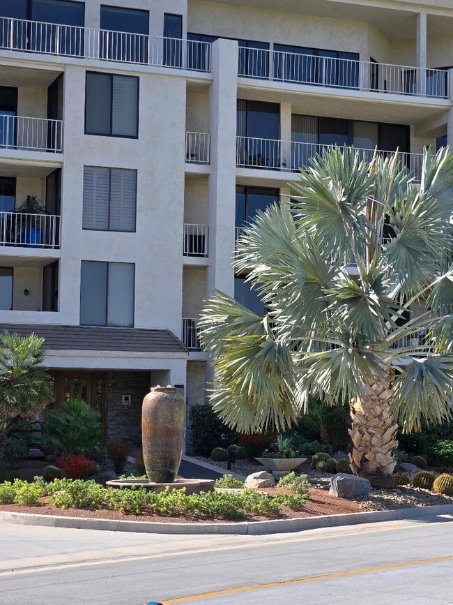 Building Photo - 910 Island Dr