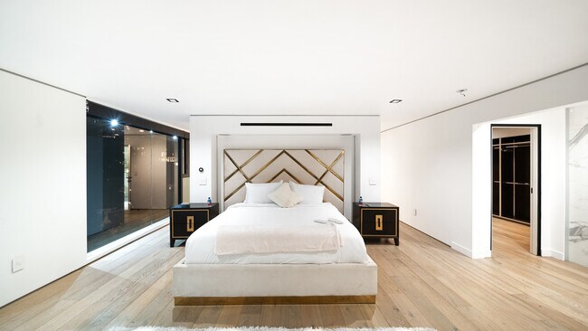 Building Photo - 1623 Viewmont Dr