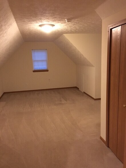 Building Photo - 4187 Westbrook Dr