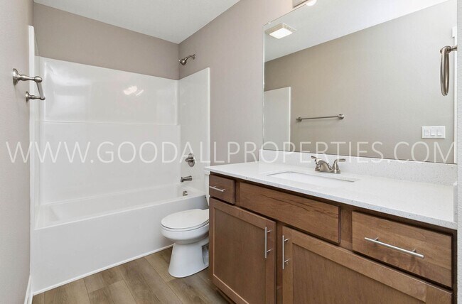 Building Photo - Stunning ranch-style home in Altoona featuring 4 bedrooms and 3 bathrooms, with a finished walk-o...