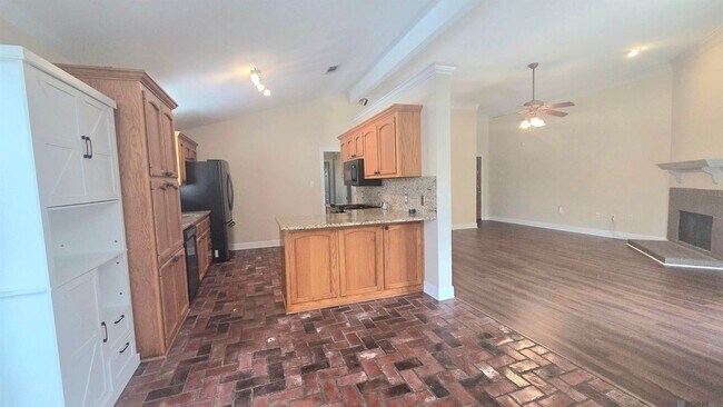 Building Photo - 17656 Chasefield Ave