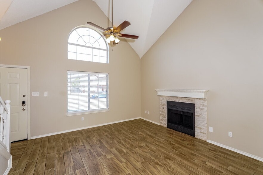 Building Photo - 3305 Wilmington Dr