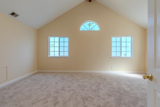 Building Photo - 350 6th St