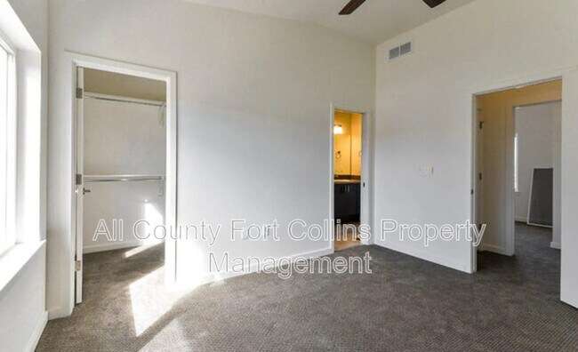 Building Photo - 225 Green Leaf Street