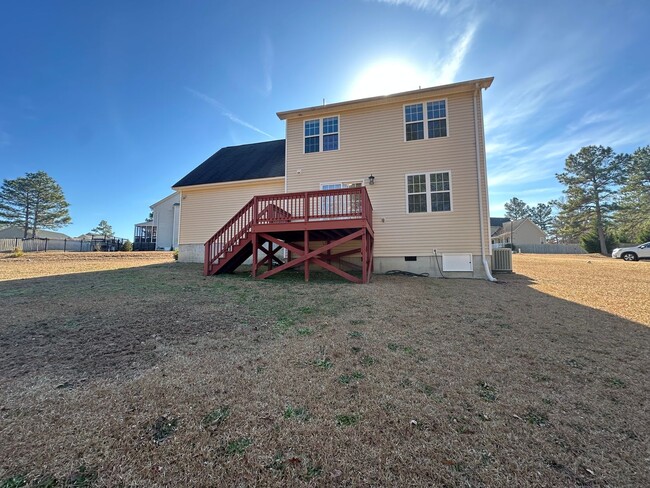 Building Photo - Forest Oak Community!