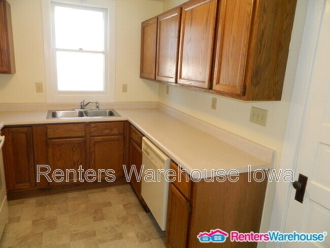 Building Photo - 1008 S Jefferson Way