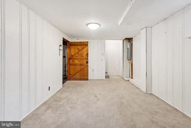 Building Photo - 1119 S Edison St