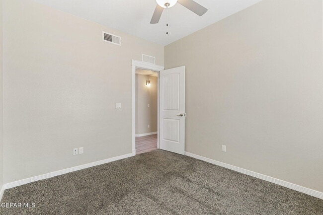 Building Photo - 14832 Sunny Land Ave