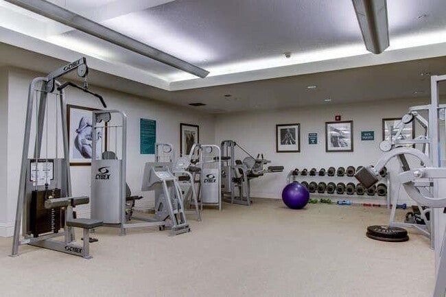 Building Photo - 610 Clematis St