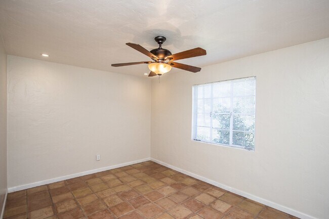 Building Photo - 3Br in historic disctric, 32nd St/Ind. Sch...