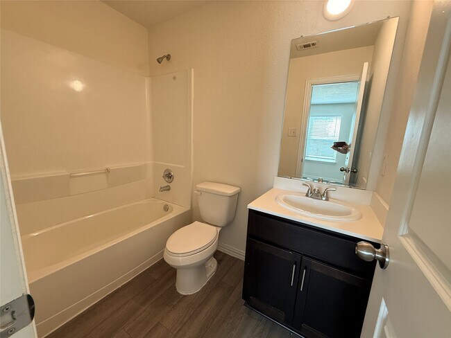 Building Photo - 964 Ringold St