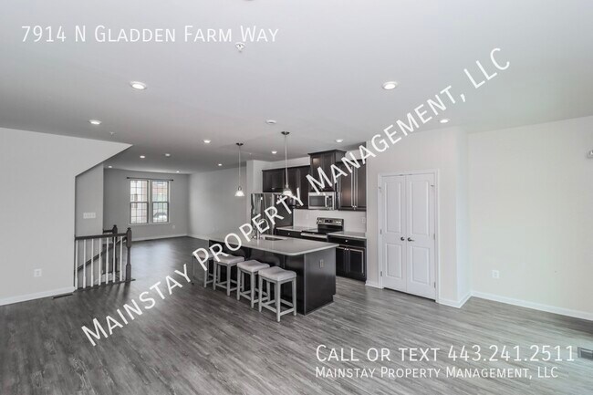 Building Photo - 7914 N Gladden Farm Way