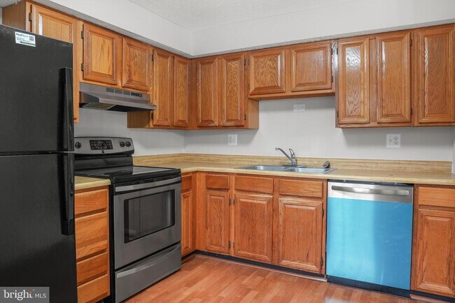 Building Photo - 9998 Tuscarora Rd