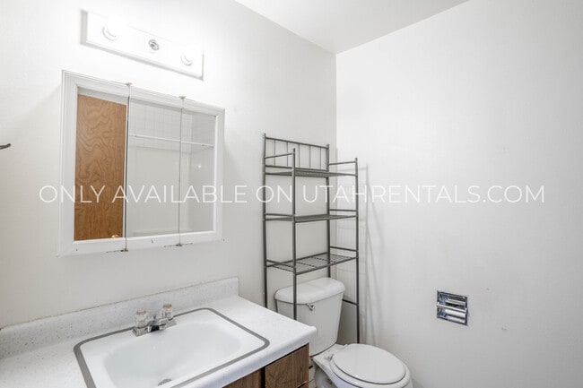 Building Photo - 186 W 100 N