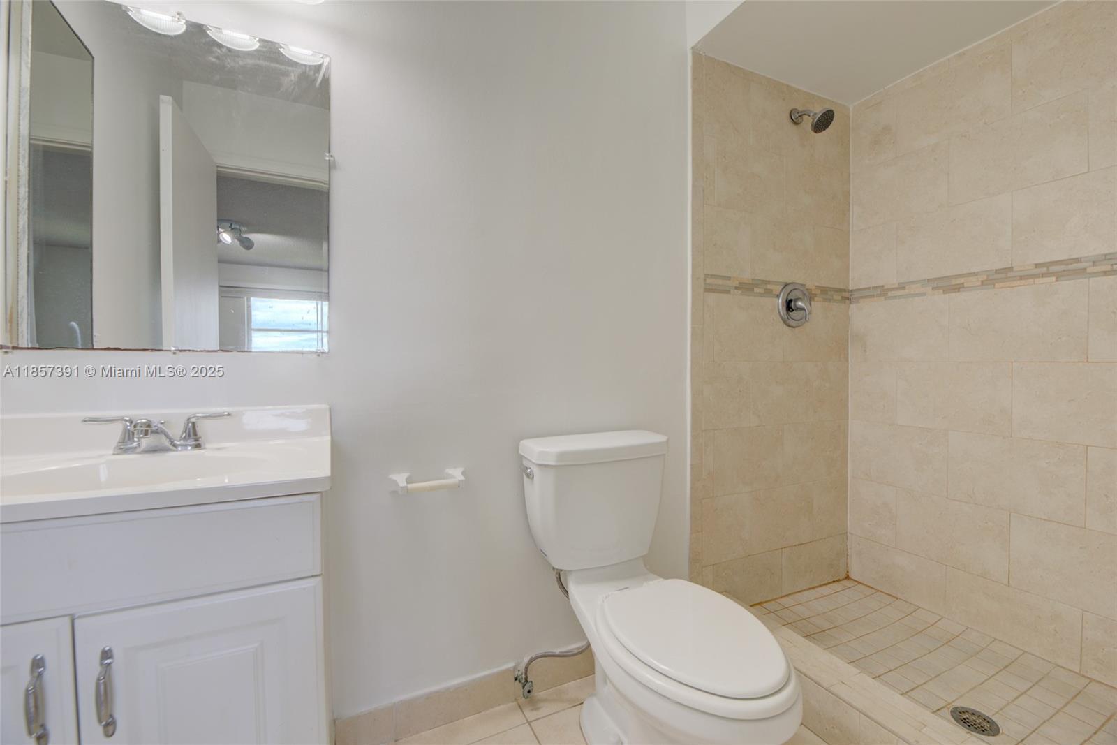 Building Photo - 2471 SW 82nd Ave