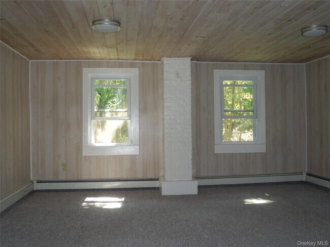 Building Photo - 28 Strawtown Rd