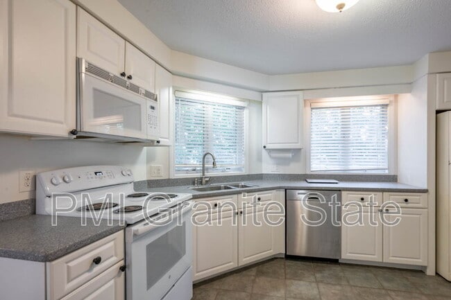 Building Photo - 44 Walden Pond Dr