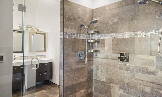 Building Photo - Old North End - Monroe