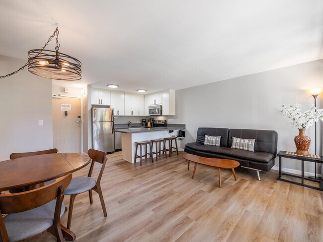 Building Photo - 2140 Kuhio Avenue-SI ID1327716P