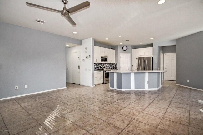 Building Photo - 16301 N 73rd Dr