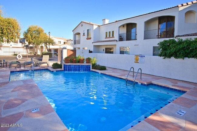 Primary Photo - 1750 E Ocotillo Rd