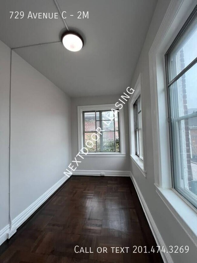 Building Photo - 729 Avenue C