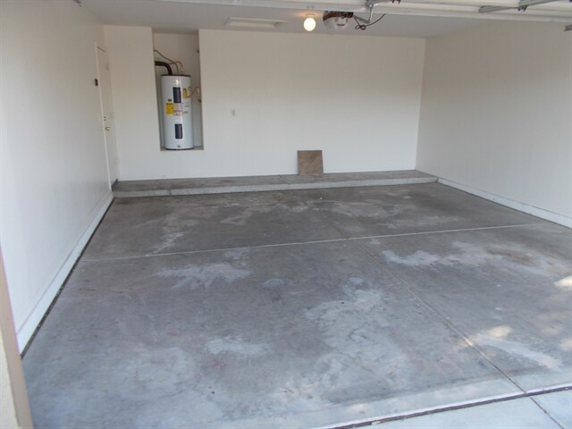 Building Photo - 7024 W Rose Ln