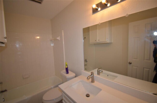 Building Photo - 7801 Parliament Pl