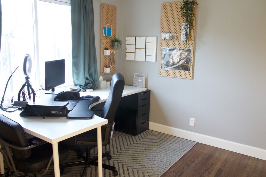 Building Photo - 2294 S 2000 E