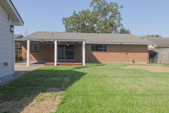 Building Photo - 3118 Flamborough Dr