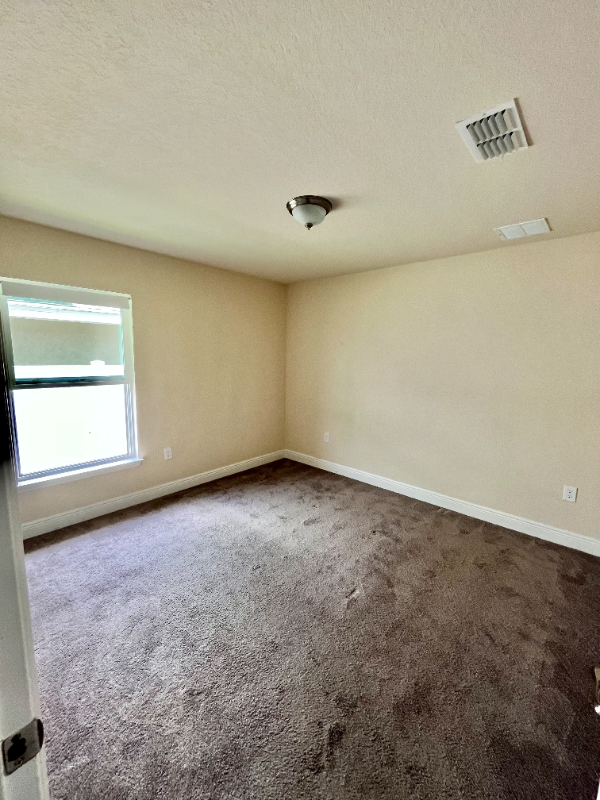 Building Photo - 424 Buchannan Dr
