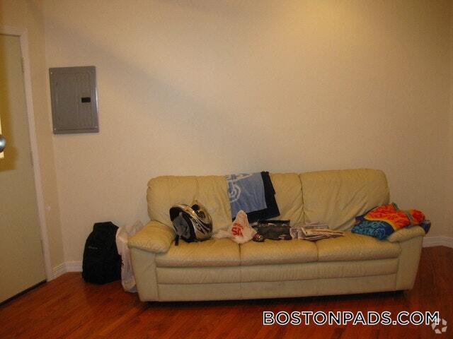 Building Photo - 463 Park Dr