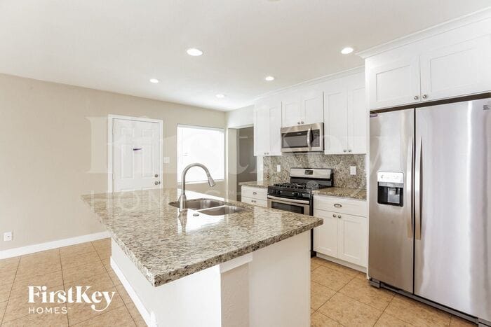 Building Photo - 5015 N 20th Ave