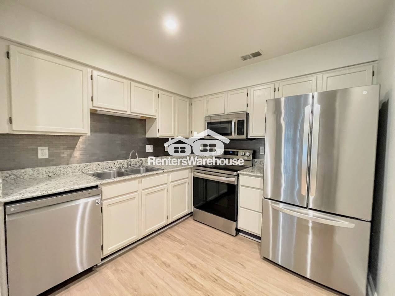 Building Photo - 1305 Quail C